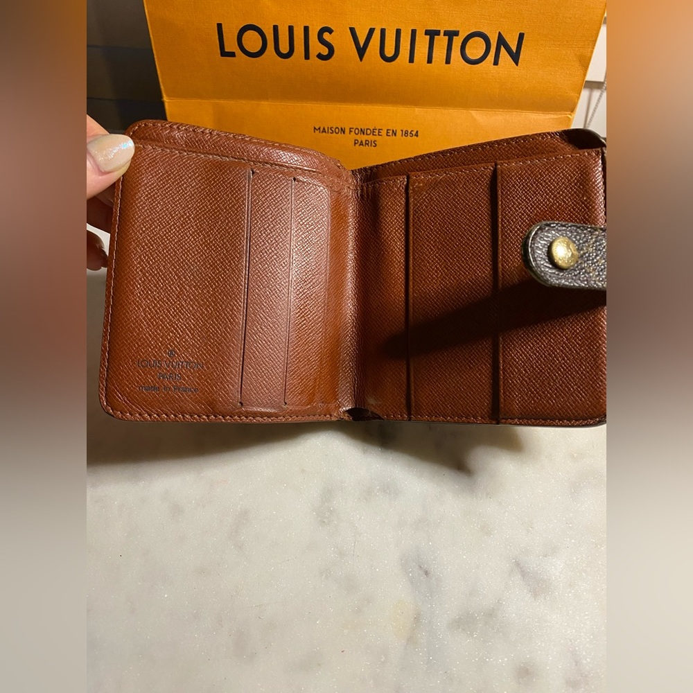 Louis Vuitton men's Wallet - Picture 4 of 8